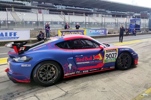 Classifica&ccedil;&atilde;o impressionante, queda na largada e problema nos freios: as primeiras horas de Verstappen no Nurburgring