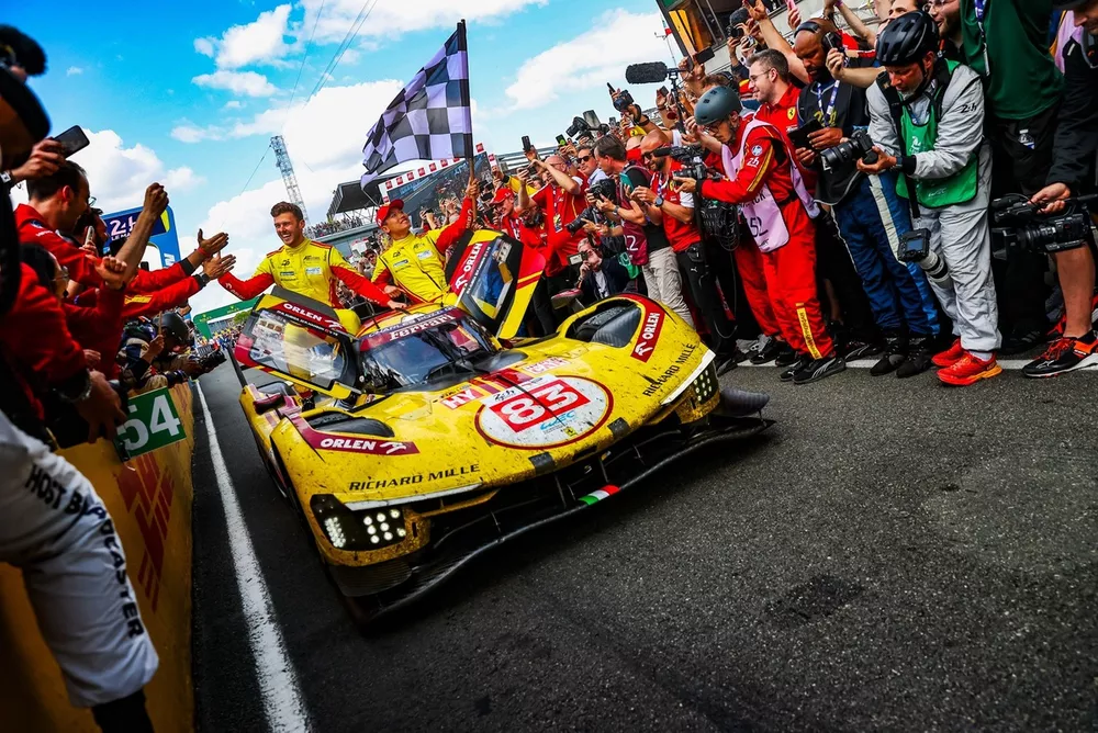 Race winner #83 AF Corse Ferrari 499P: Robert Kubica, Yifei Ye, Philip Hanson