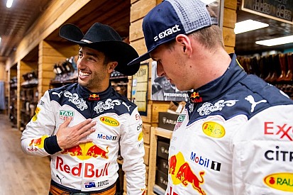 Rosberg szerint Ricciardo Verstappen miatt ment el, és a Renault-val rossz lóra tett