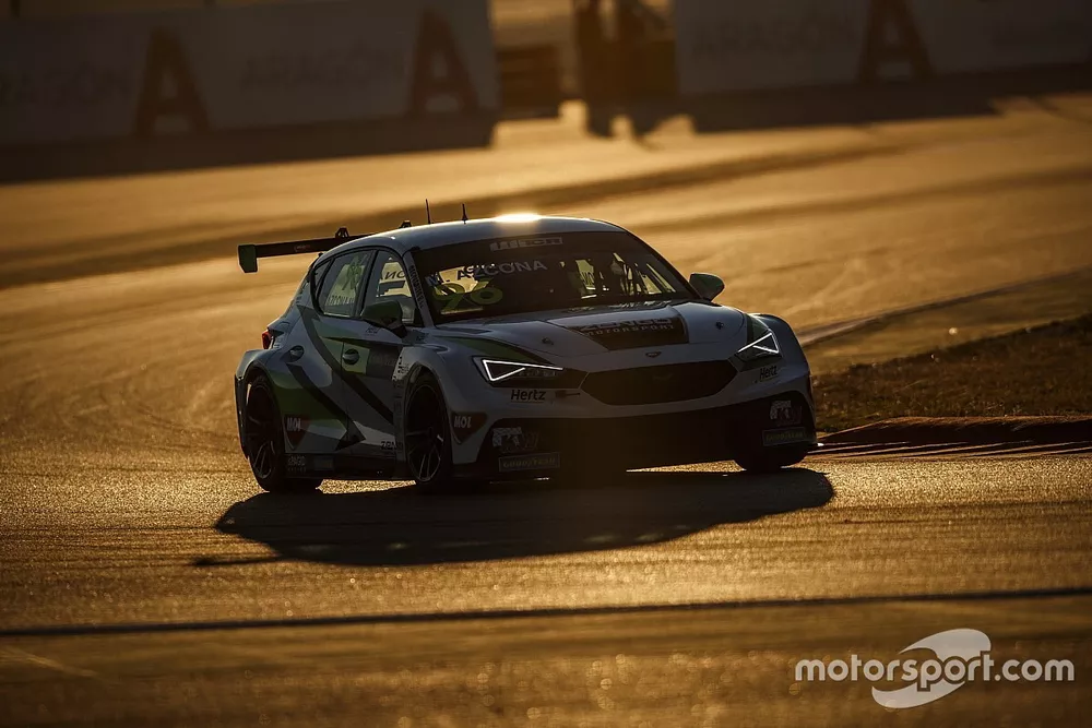 Mikel Azcona, Zengo Motorsport Services KFT CUPRA Le&oacute;n Competici&oacute;n TCR