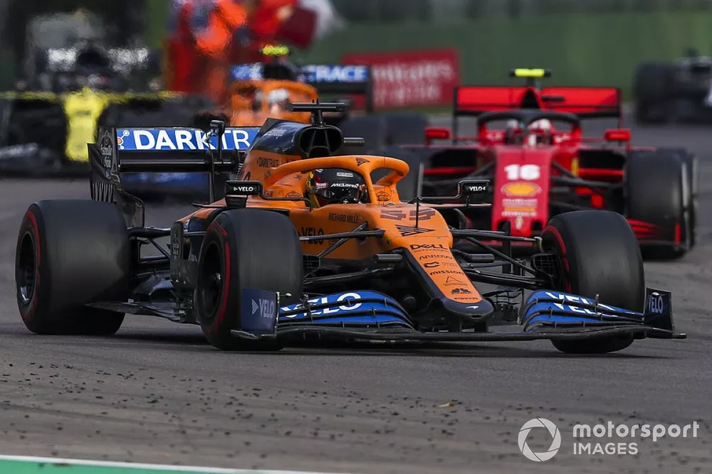Carlos Sainz Jr., McLaren MCL35, Charles Leclerc, Ferrari SF1000, et Lando Norris, McLaren MCL35