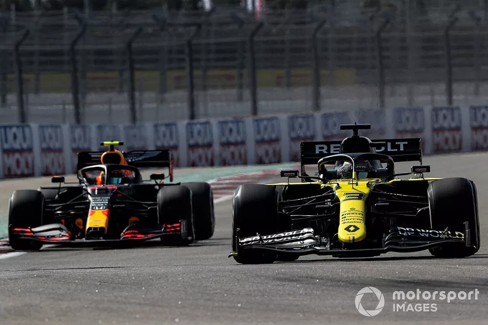 Daniel Ricciardo, Renault F1 Team R.S.20, Alex Albon, Red Bull Racing RB16