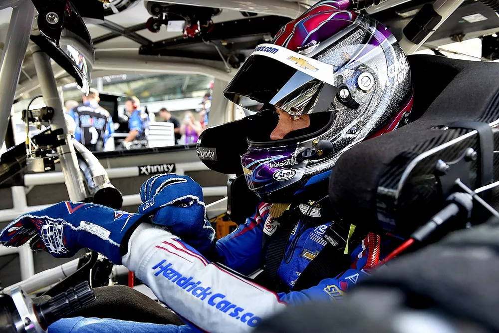 Kyle Larson, Hendrick Motorsports, Chevrolet Camaro HendrickCars.com