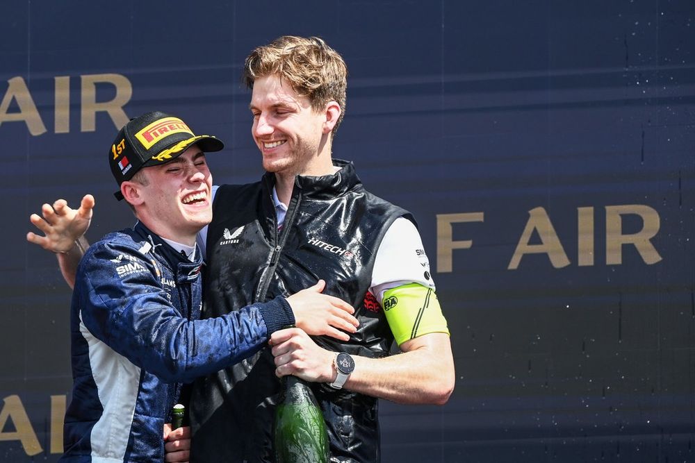 Luke Browning (GBR, Hitech Pulse-Eight), celebra su victoria en Austria. 