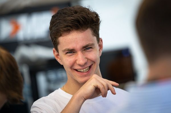 Sztuka lepszy od partnerów z zespołu