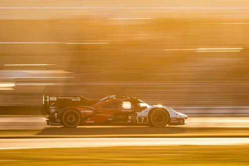 24H Daytona: Porsche 1-2 a tres horas del final, BMW ataca
