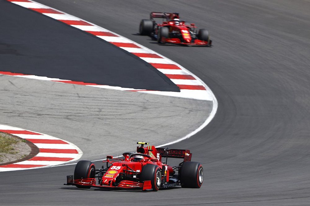 Carlos Sainz Jr., Ferrari SF21, Charles Leclerc, Ferrari SF21