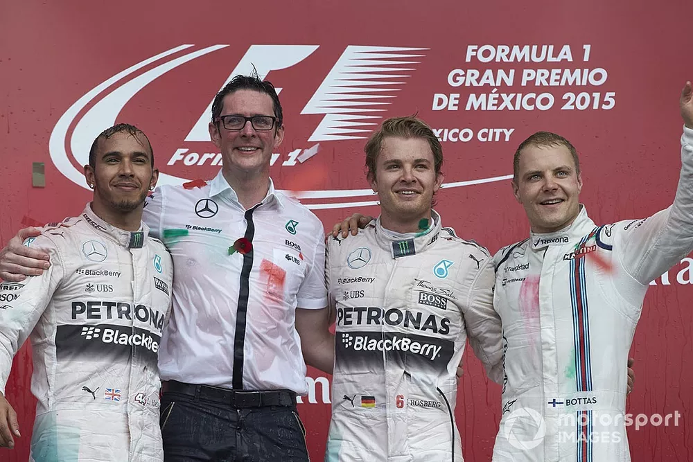 Podium: race winner Nico Rosberg, Mercedes AMG F1, second place Lewis Hamilton Mercedes AMG F1, Andrew Shovlin, Mercedes AMG F1 Engineer, third place Valtteri Bottas, Williams