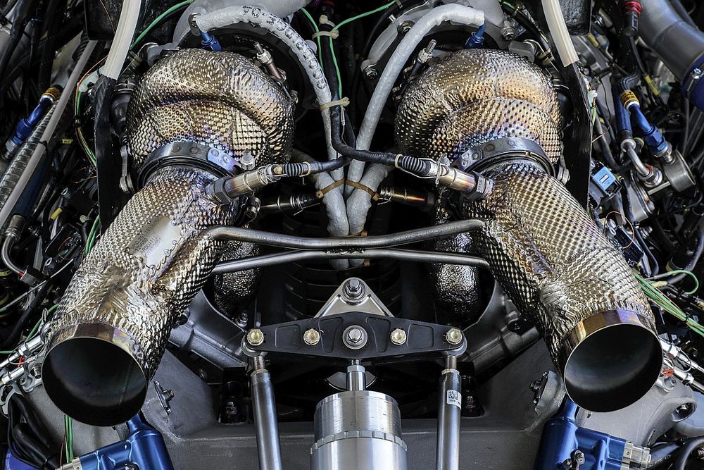 Porsche LMDh, V8 Biturbo