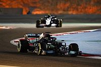 F1: Hamilton reclama de vento, pneus e estabilidade, mas mantém otimismo