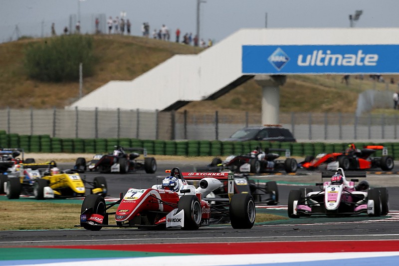 F3 Misano: Üçüncü yarışı Aron kazandı