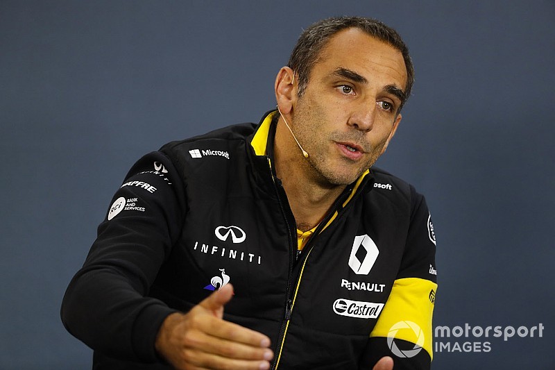 Renault dient Verstappen van repliek: “Max moet focussen op eigen auto”