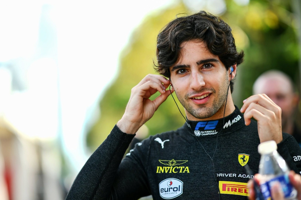 Rafael Câmara parte do top 5 nas duas corridas principais da F2 em Baku