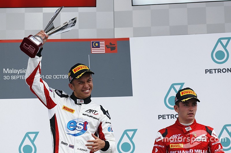 Leclerc örülne, ha Alboné lenne a Toro Rosso ülése