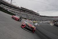 Keselowski gana la etapa 2 en Bristol