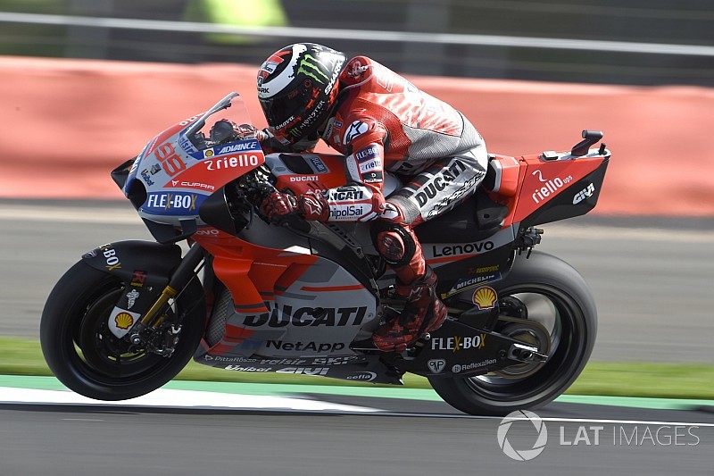 Lorenzo op pole voor Britse Grand Prix, Yamaha beleeft rampzalige kwalificatie