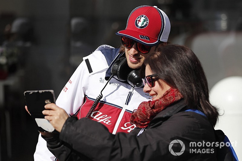 Képgaléria: újabb felvételek az F1-es tesztről, Barcelonából