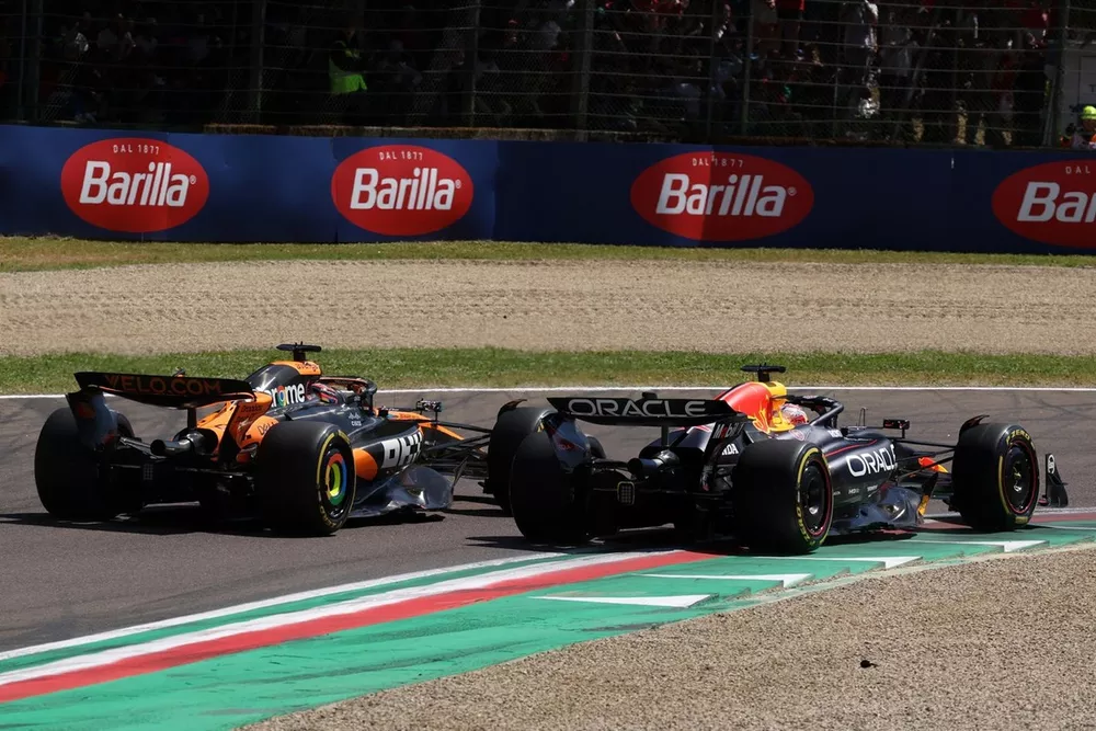 Max Verstappen, Red Bull Racing, Oscar Piastri, McLaren