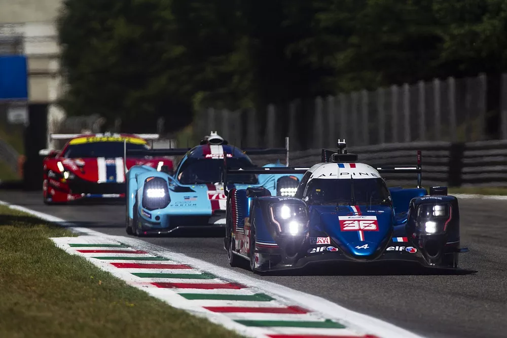#36 Alpine Elf Team Alpine A480 - Gibson of Andre Negrao, Nicolas Lapierre, Matthieu Vaxiviere