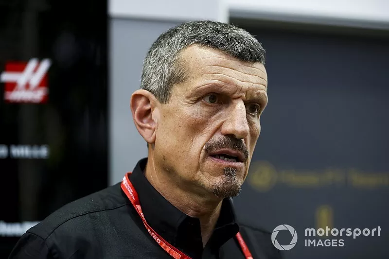 G&uuml;nther Steiner, Team Principal, Haas F1 Team parle &agrave; la presse