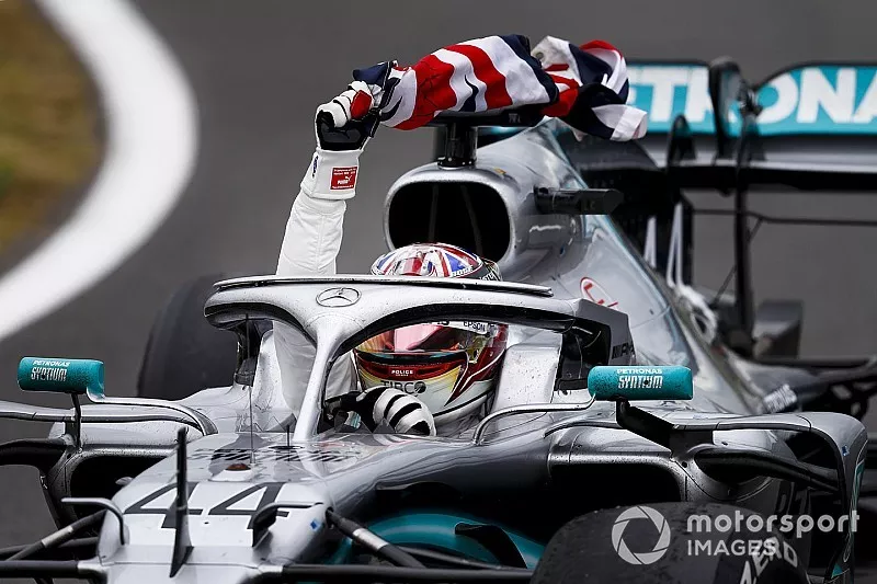 Ganador de la carrera Lewis Hamilton, Mercedes AMG F1