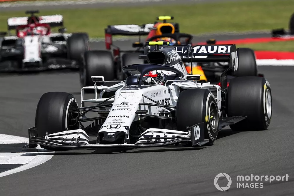 Pierre Gasly, AlphaTauri AT01, Alex Albon, Red Bull Racing RB16, en Kimi Raikkonen, Alfa Romeo Racing C39