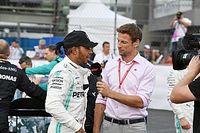 Button: "Mercedes tiene que tratar igual a Russell y Hamilton"