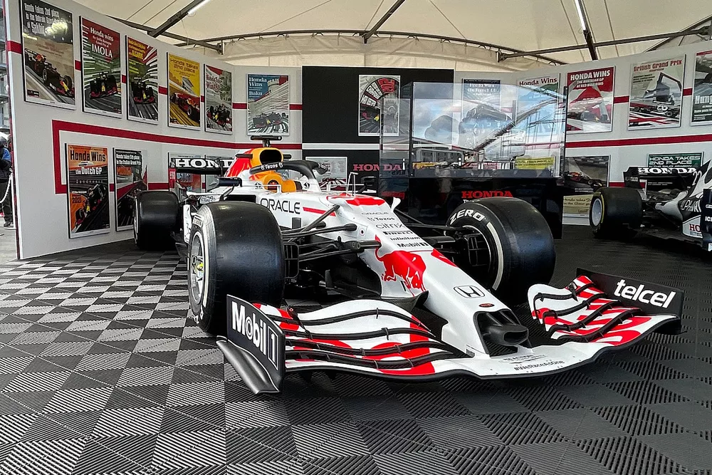 RedBull RB16B
