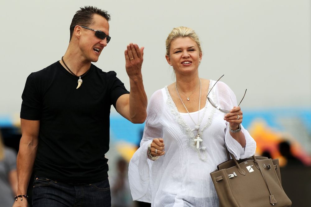 Michael Schumacher, piloto da Mercedes com sua esposa Corinna Schumacher