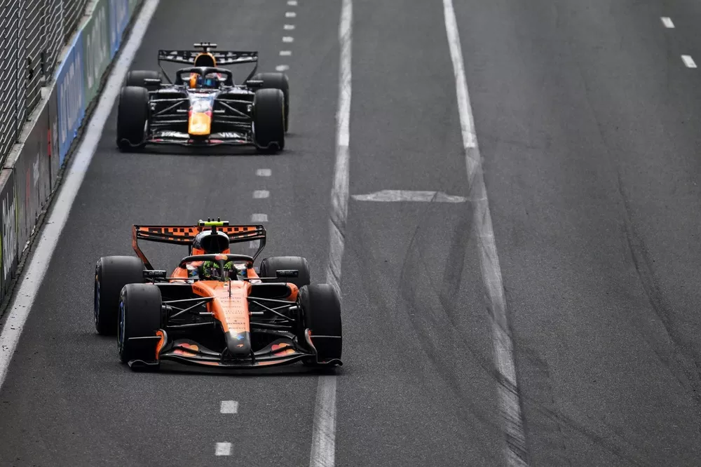 Lando Norris, McLaren, Max Verstappen, Red Bull Racing