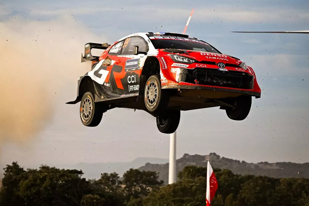 Oliver Solberg, Elliott Edmondson, Toyota Gazoo Racing, Toyota GR Yaris Rally1