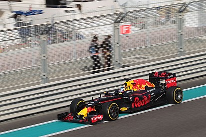 Ricciardo still hopeful of challenging Mercedes in race