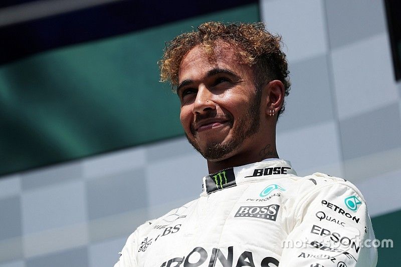 Podium: race winner Lewis Hamilton, Mercedes AMG F1