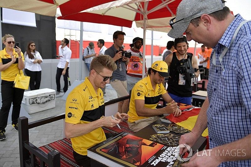 Nico Hulkenberg, Renault Sport F1 Team y Carlos Sainz Jr., Renault Sport F1