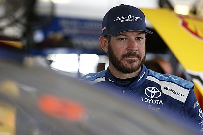 Truex rallies from pit penalty to finish third at Richmond