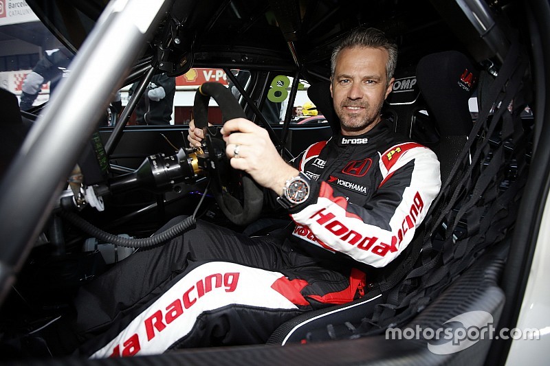 415 Tage: Tiago Monteiro kehrt nach Verletzungspause ins Cockpit zurück