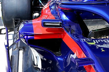 Toro Rosso copies Ferrari mirrors design