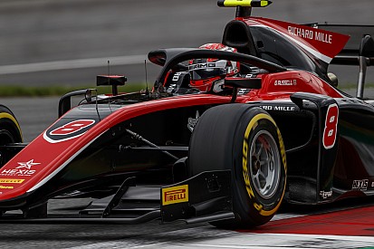 Russell se impone en Austria; Merhi y Markelov dan espectáculo