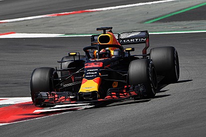 Verstappen termina de líder en el test de Barcelona