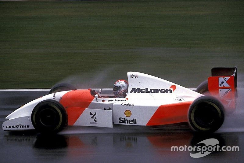 Michael Andretti, McLaren MP4/8, crashed out on lap 7.
