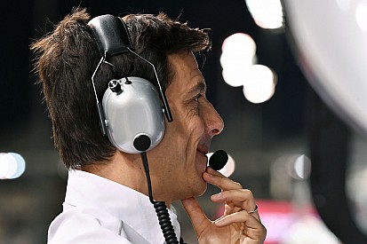 Wolff: Williams koltuğunun favorisi Kubica