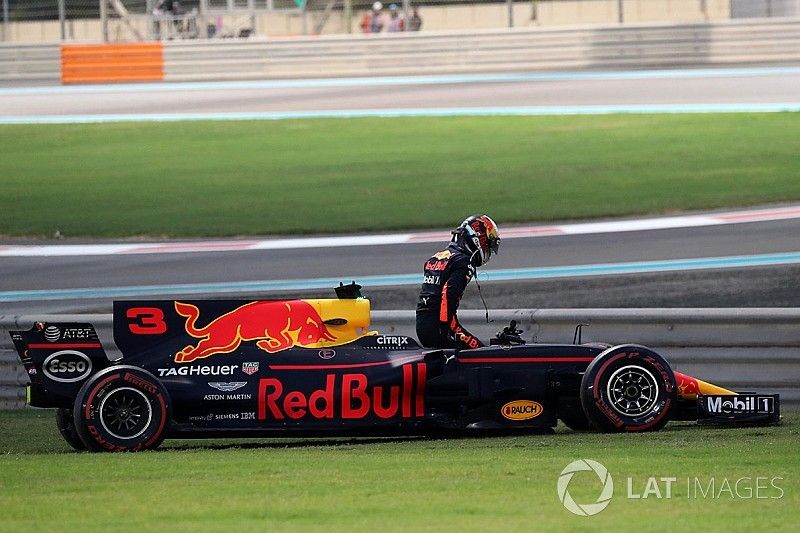 Daniel Ricciardo, Red Bull Racing RB13 se rertira