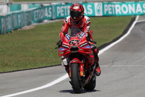 Michelin revela la causa del abandono de Pecco Bagnaia en Malasia