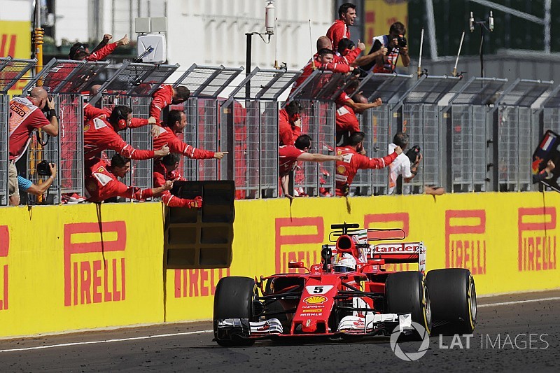 Vettel wint in Hongarije, Verstappen zorgt voor controverse