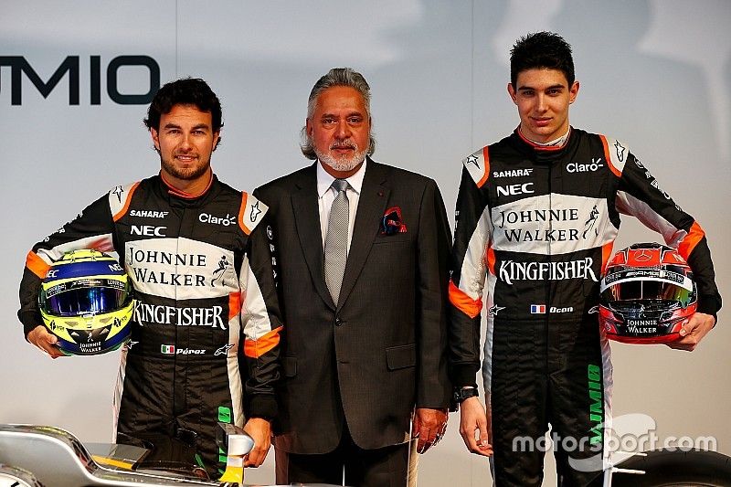 Sergio Perez, Sahara Force India F1 con Dr. Vijay Mallya, dueño del equipo Sahara Force India F1 y E