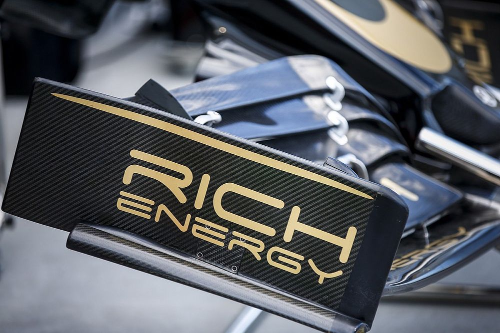 Cubierta del motor de Haas sin el logotipo de Rich Energy 