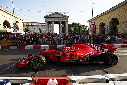 Vettel: Raikkonen'in direksiyonunu kullandığım için kaza yaptım