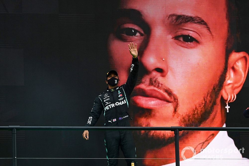 Podio: ganador de la carrera Lewis Hamilton, Mercedes-AMG F1