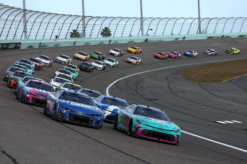 Kyle Larson, Hendrick Motorsports Chevrolet, Bubba Wallace, 23XI Racing Toyota