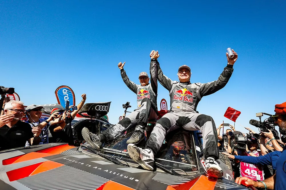 Winner #204 Team Audi Sport Audi RS Q e-tron E2: Carlos Sainz Sr., Lucas Cruz